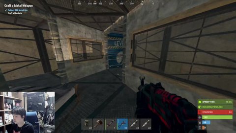 閉じ込められ ふて寝した敵