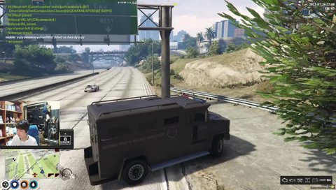 装甲車でだるまをキルするささ本部長