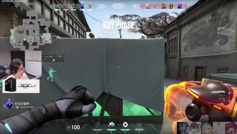 こっそりゲームしてるかるび生徒