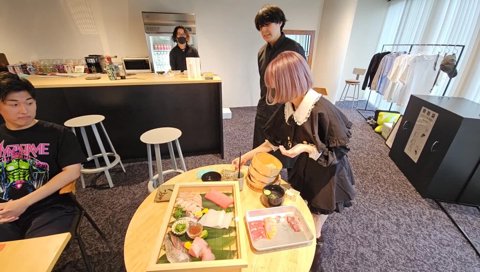 よいちの寿司で泣くけんき