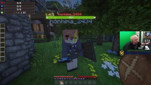 ひなーのの脱ぎたての服を渡されるヘンディー