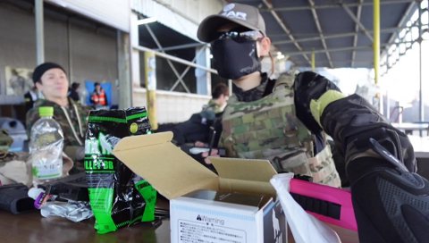 ラインを反復横跳び