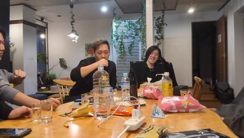 こぼすわいわいさん