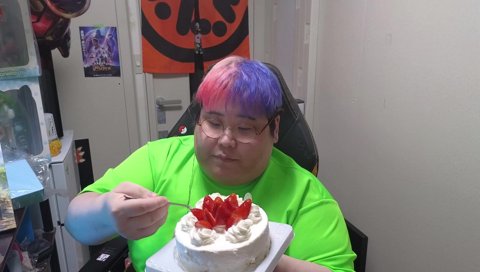 ホールケーキ食