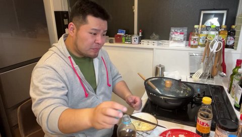 布団ちゃん「このコロッケまずいな」