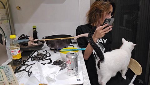 むぎとケンカする釈迦さん