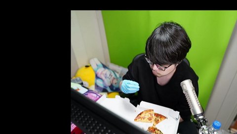 人生初パイナップルピザを食べるk4sen