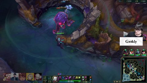 ヘラルド前でつけ麺を啜る吸血鬼(ペンギン)