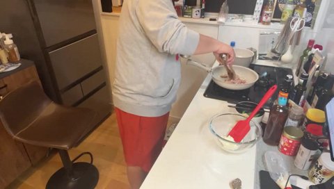 熱々ベーコンをビールでKP