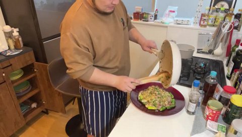 まざーパスタ緑（アスパラ新玉ねぎ万能ネギシーフードミックスベーコン黒胡椒にんにく鷹の爪オリーブオイル味の素）