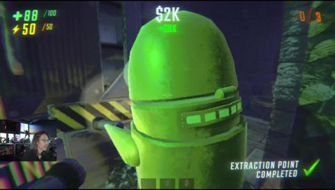 目の前で爆散するティック