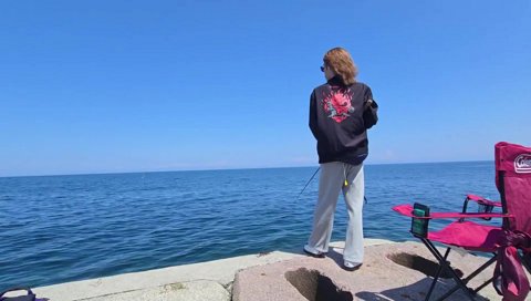 イナダを釣る咥えタバコニキ