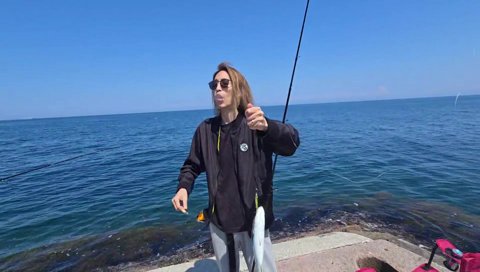 魚釣れてドヤ顔する釈迦ｗｗ