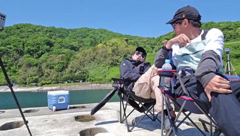 ささの頭チェックするおぼ