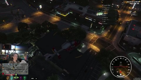 ドラムを叩きながらヘリの運転をこなす器用な川倉さん