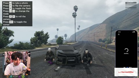 『パトカー盗んでるやついて草』