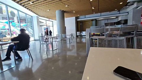 やっとの思いでトイレを見つけた角谷さん