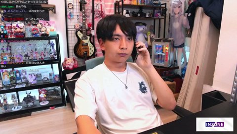 ミルクが吹きこぼれ焦る男