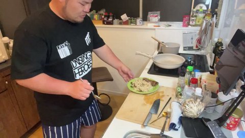 お疲れ様ステーキとバターえのきご飯