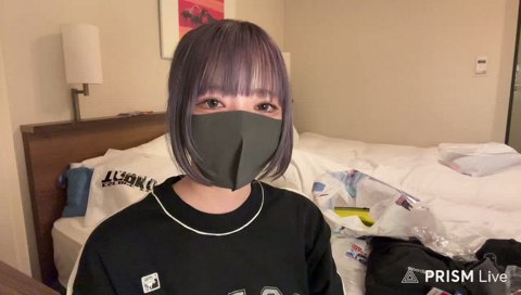 女の子とハートのポーズをミスるよいち