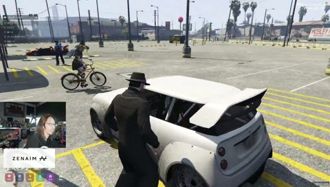 新しい待ち受けにご満悦の釈迦