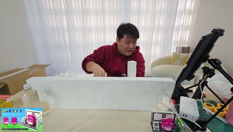 黒幕に消されかけるまざー