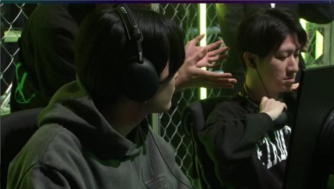 釈迦のスクリムはめ、あに監視されている