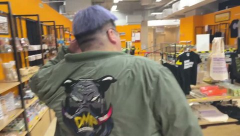 どうせ俺のサイズないじゃんダンス