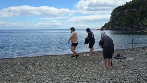 足つぼ刺激されるけんき