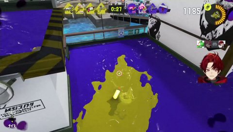 こく兄の家を荒らすことに夢中なツルギ