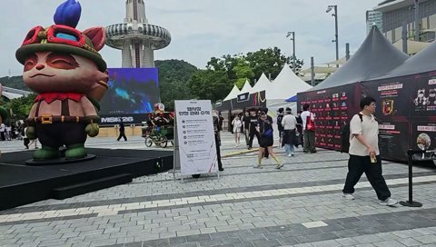 おろしてー！おろせー！
