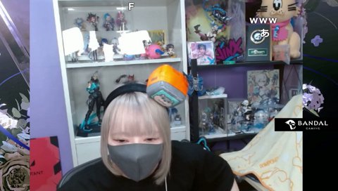 吊るされるかなかな